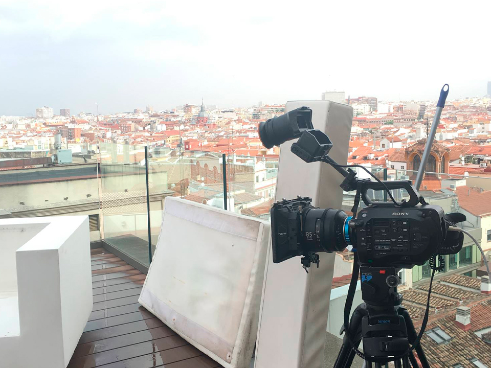 EN TU CASA O EN LA MIA EN TU CASA O EN LA MÍA